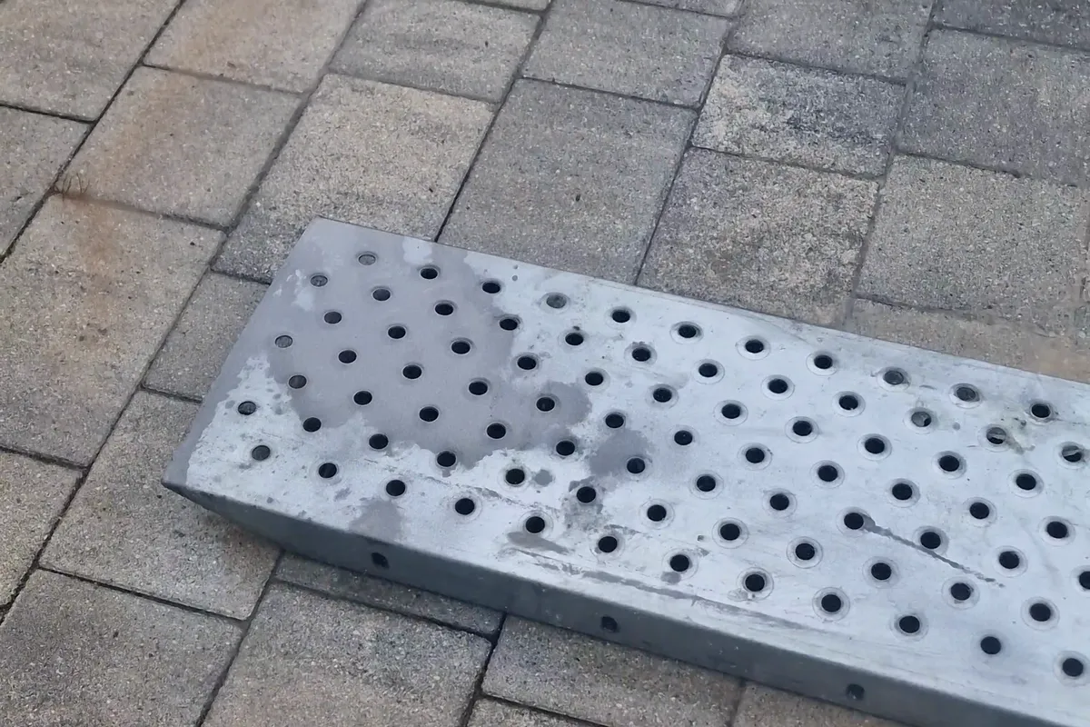 Ten sam najazd po skończonej pracy
